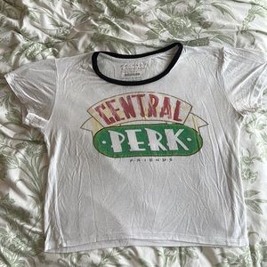 FRIENDS Central Perk Tshirt Top sz M